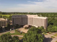DoubleTree by Hilton Tulsa - Warren Place Các khách sạn gần Whiteside Park