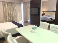 Pariss Hotel Отели в г. Леголенд
