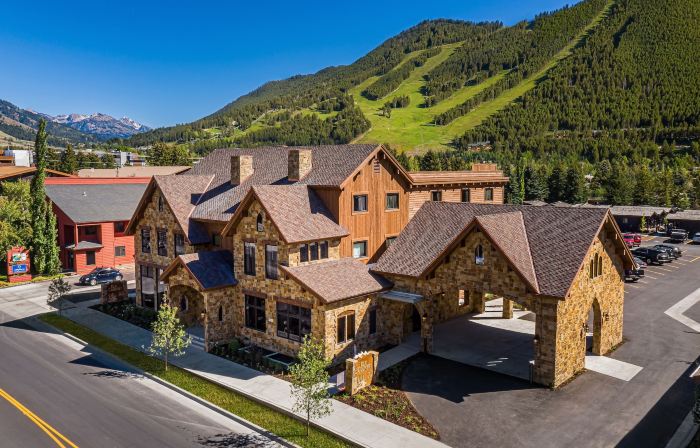 Elk Country Inn