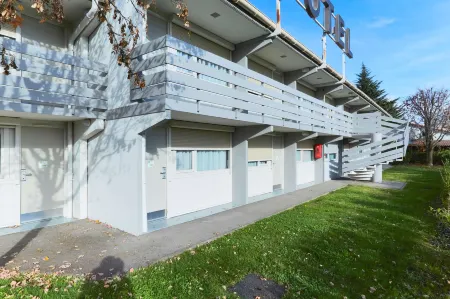 Campanile L'Isle d'Abeau - Bourgoin Jallieu Отели в г. Сент-Альбан-де-Рош