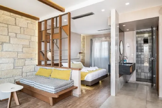 Kavos Hotel & Suites