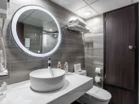 Hotel Real Plaza Отели рядом с достопримечательностью «Арена «Эль-Домо»»