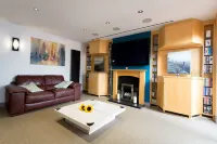 Spacious 4 Bedroom Apartment in Oxford City Centre, Near Colleges & Botanical Gardens