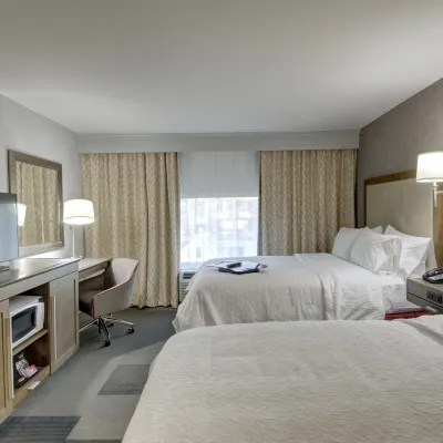 Hampton Inn & Suites Springfield Downtown Hotels near MassMutual Center