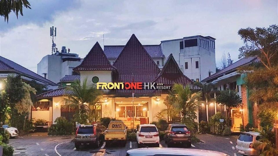 Front One HK Resort Simpang Lima Semarang