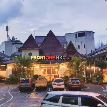 Front One HK Resort Simpang Lima Semarang Hotels near Grand Panorama