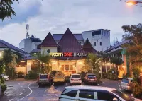 Front One HK Resort Simpang Lima Semarang Hotels in 