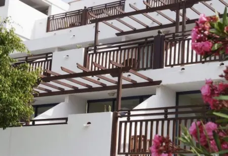 桑多思帕帕加約海灘度假村-全包24小時