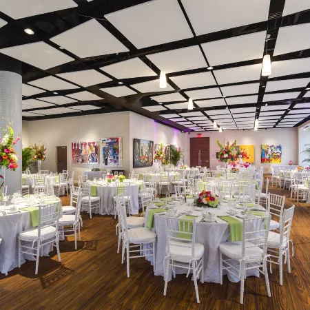 Hyatt Regency Greenville Отели рядом с достопримечательностью «Театр Warehouse»
