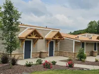 The Lodge at Chalk Hill Hotels in Dunbar Township