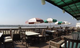 Sengtawan Riverside Hotel