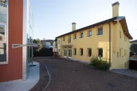 Hotel C25 Hotels in Istrana
