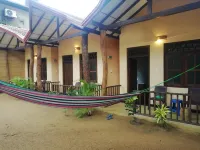 Surf & Relax Inn Arugambay Hotels in Arugam