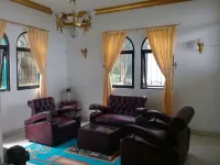 Villa Kota Bunga Vinca Hotels in Cipanas
