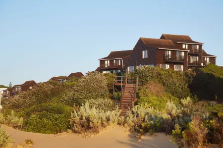 First Group Kowie River Chalets Отели в г. Порт-Альфред