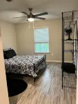 Home away from home cozy apt close to airport