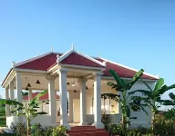 Koh Ker Hotel and Restaurant - Pools