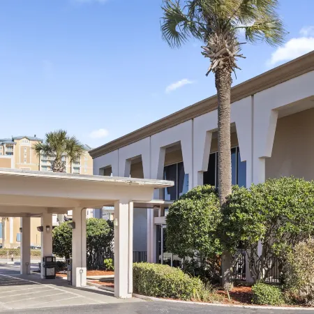 Ocean Crest Inn and Suites