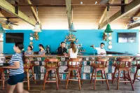 Cove Resort Palau - bar