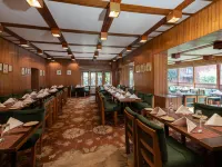 Pahalgam Hotel Riverside Luxury - Breakfast