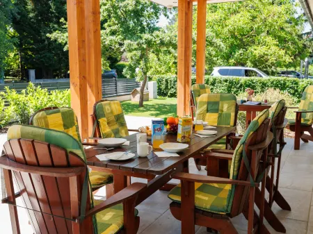 Daniel Отели в г. Balatonfoldvari