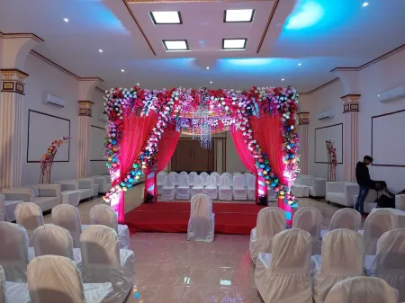 Kings Resort Отели в г. Дханбад