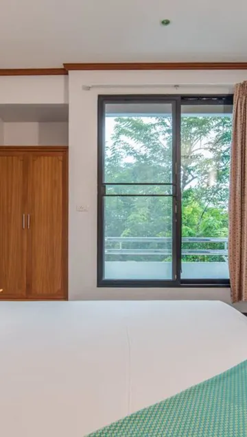 ห้องซูพีเรียร์ เตียงใหญ่ 1 เตียง