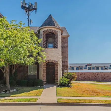 The Castle! by the Lake with Pool & Balcony West Plano