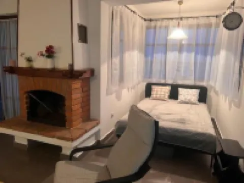 斯梅代雷沃的假日屋，帶城市、花園和河景 酒店