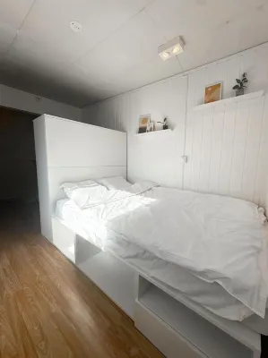 Lovely, bright studio in great central location Hotels in 