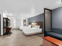 Everhome Suites Glendale Sports Entertainment District Hotels near Camelback Ranch