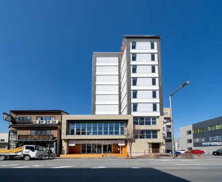 Residence Hotel Takayama Station Отели рядом со станцией JR Hozue Station