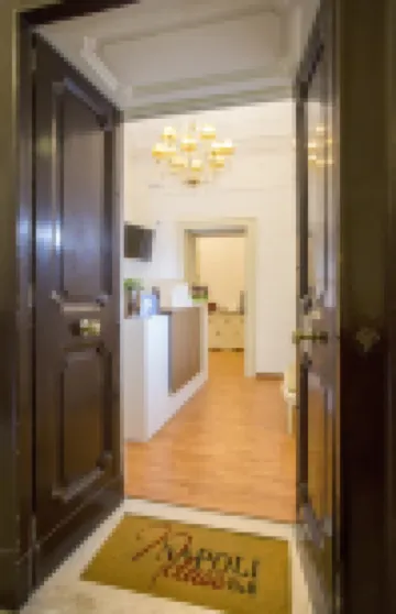 那不勒斯豪華客房與套房 鄰近市政廳廣場的酒店