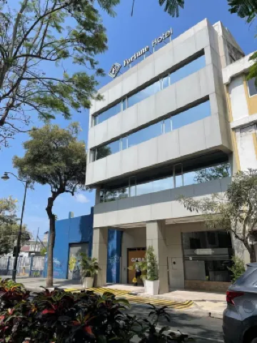 Fortune Hotel Hoteles cerca de Cerro Santa Ana