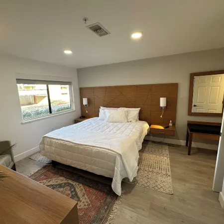 B&J HOTELS