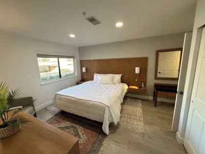 B&J HOTELS