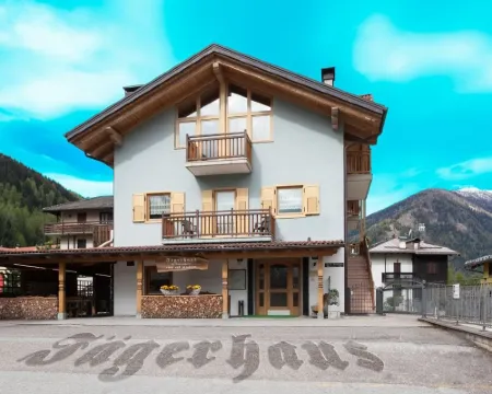 Jägerhaus Hotels in Pellizzano