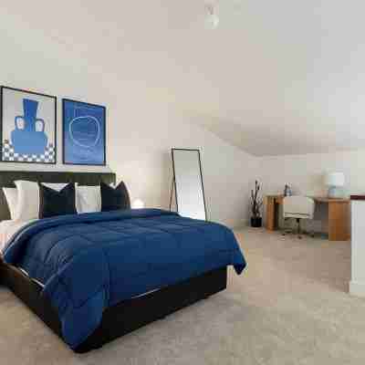 Crown Street Apartments by Urban Rest Rooms
