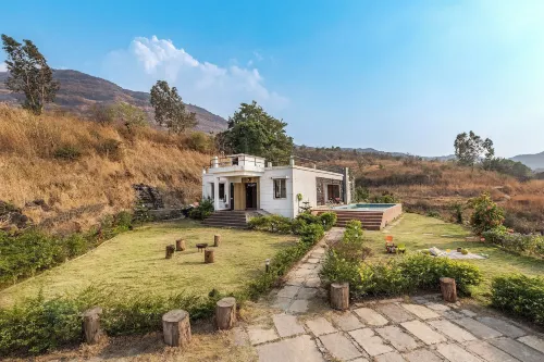 Cosmicstays The Sundowner Hotels in Gevhande Khadak