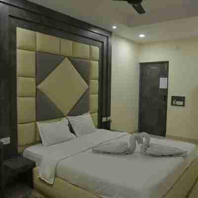 HOTEL M PLAZA DHULAGAR Rooms