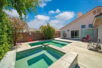 @marbella Lane - 4BR Lavish Castle Retreat - piscina