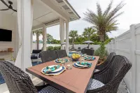 Pool, Patio & Outdoor Dining + Walk to Shore, Pier Park Sanctuary on Sands