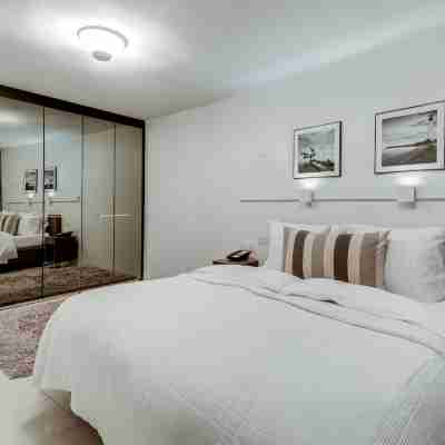 Black Pearl Apartment Hotel Rooms