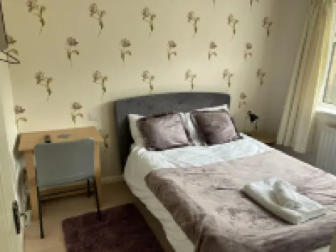 Spacious Detached Bungalow with Ample Parking