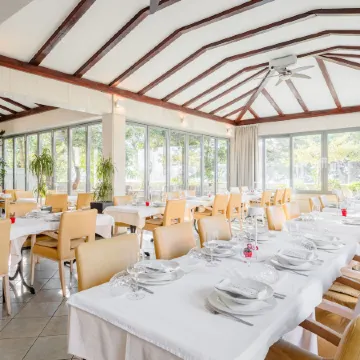 Rogač Rooms & Restaurant