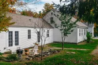Historic, Walk to Town | South Woodstock Cottage Hotels near The Pogue