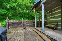 Cozy Cabin Retreat - Spacious Living, WiFi, Rustic Charm