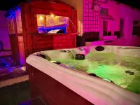 บ้านที่มีฮอททับ 4 ห้องนอนที่น่าสนใจใน Blackpool