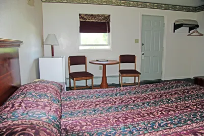 Potsdam Inn Hotels in Canton