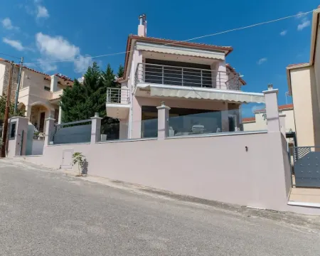 La Casa Rosa Seaside Getaway Hotels in Dorida